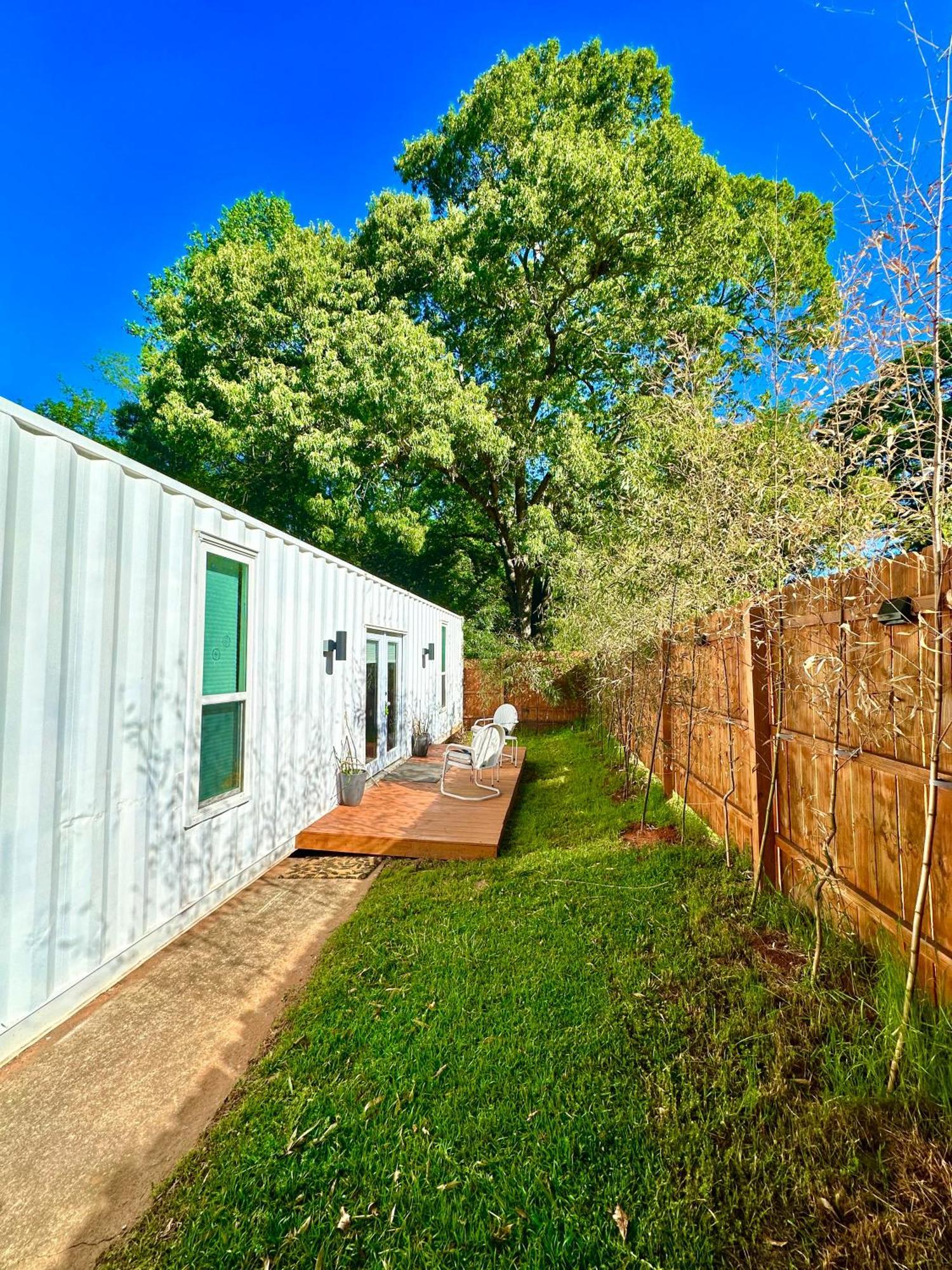 Nomehaus Shipping Container Studio Residential Neighborhood Athens Extérieur photo